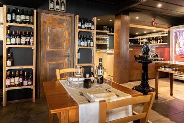 هتل Osteria Pozzo