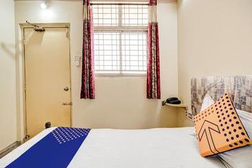 هتل Spot On 75636 Omkar Lodge