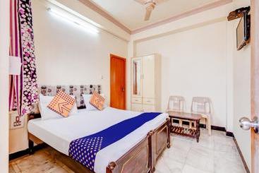 هتل Spot On 75636 Omkar Lodge
