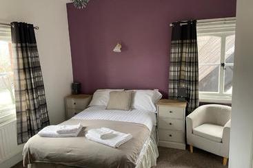 هتل The Stokesay Inn & B&b