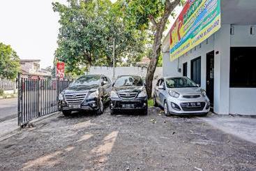 هتل Oyo 90317 Wisma Kartini 2 Syariah