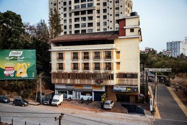 酒店 Pratham Inn By Downtown S