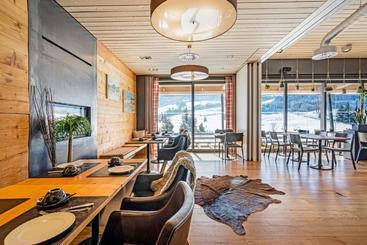 هتل Swiss Mountain Golf Restaurant Gonten