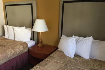 هتل Americas Best Value Inn & Suites  Soma