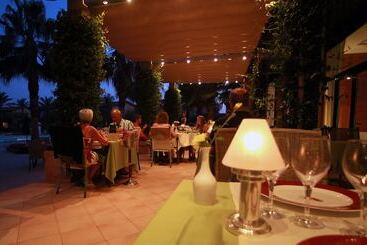 בית מלון כפרי Clipper & Villas