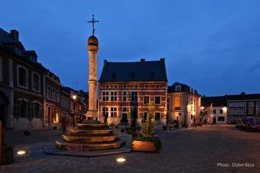 هتل Hôtel Du Perron