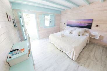 Отель La Torre   Playa Valdevaqueros