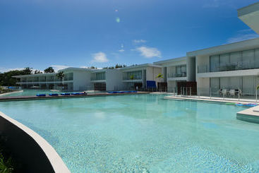 هتل Pool Resort Port Douglas