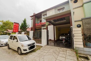 هتل Reddoorz Syariah Near Jam Gadang Bukittinggi 2