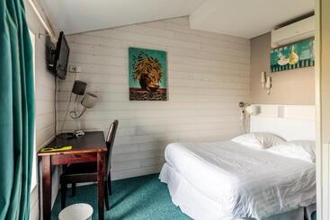 فندق Logis Domaine Du Prieure