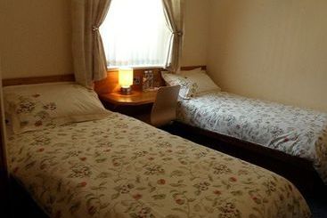 هتل Oaktree Lodge