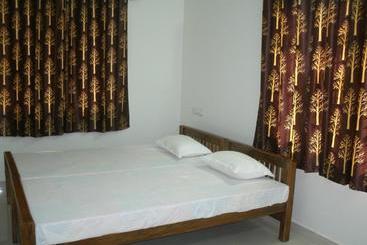 تختخواب و صبحانه Jacaranda Holiday Home