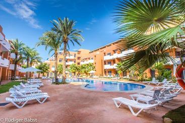 Apartamentos Turisticos Parque Tropical