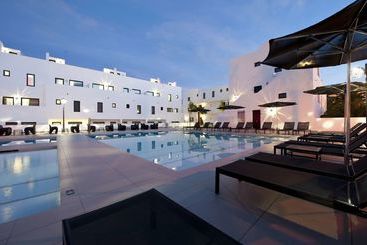 هتل Migjorn Ibiza Suites & Spa