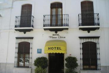 هتل Plaza Chica