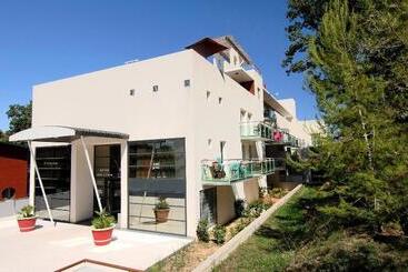 هتل آپارتمان Odalys City Antibes Olympe