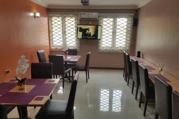 هتل Ayaakaje Guest House