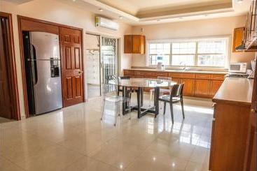پانسیون Room In Guest Room   17 Large Room For Two People