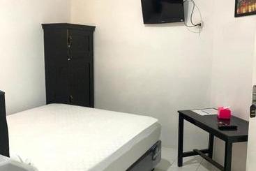 هتل Guest House Idm Inn Palu Redpartner