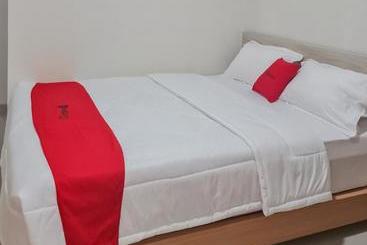 هتل Reddoorz Syariah @ Boemi Guesthouse Tasikmalaya