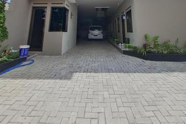 هتل Reddoorz Syariah @ Boemi Guesthouse Tasikmalaya