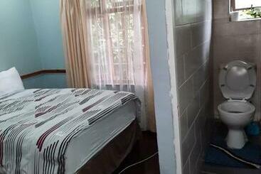 膳宿费 Luvuyos Guest House Pmb