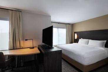 ホテル Residence Inn New Brunswick Tower Center Blvd