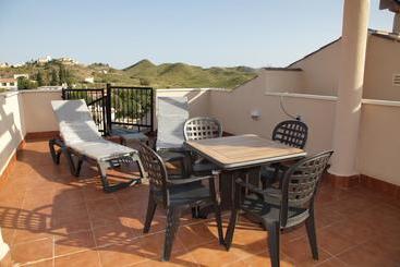 Apartamentos Turisticos Aguilas De Los Collados