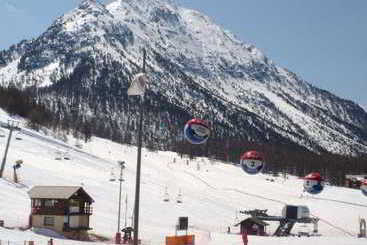 هتل Neige Et Golf