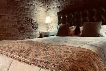 هتل Quinta Da Casa Cimeira, Guest House, Wines & Food