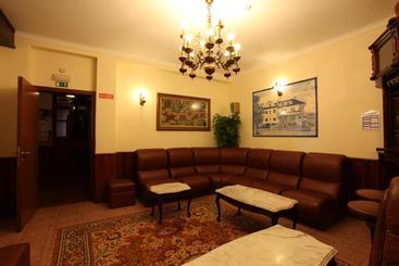 هتل Residencial Sra. Da Lomba