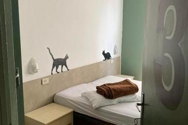 Route77 Hostel