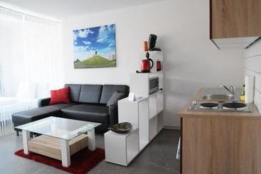 Seeger Living Classic East