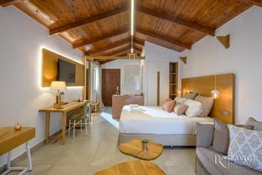 בית מלון כפרי Platanias Theros Suite By Creta Paradise