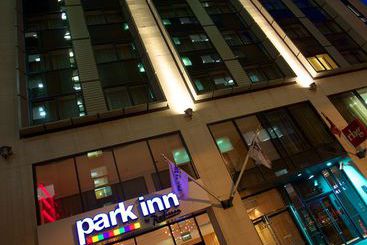 בית מלון כפרי Park Inn By Radisson Belfast