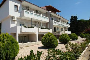 מלון דירות Lake Studios