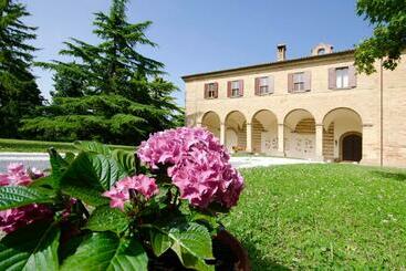 住宿加早餐  Convento Di San Francesco Mondaino