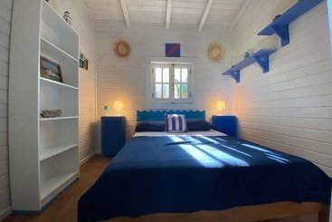 Beautiful 2 Bed Room Cottage With Seaview/ Garden