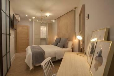 مسافرخانه Suites You Soho