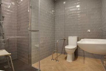 مسافرخانه Suites You Soho