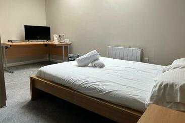هتل Station Lodge   Free Off Site Health Club Access With Pool, Sauna, Steam Room & Gym