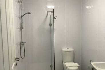 هتل Station Lodge   Free Off Site Health Club Access With Pool, Sauna, Steam Room & Gym