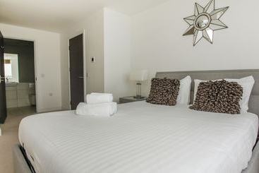 Orion Marina Sea View Parking By Brighton Holiday Lets