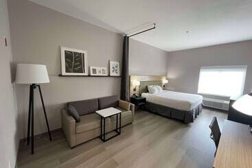 Отель Country Inn & Suites By Radisson, Midway   Tallahassee West