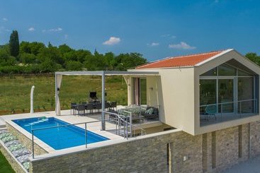 קוטג'' Beautiful And Modern Villa With Pool For 9 People Near Motovun
