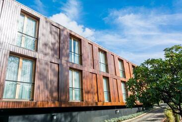 Aparthotel Arts In Hotel Conde Carvalhal