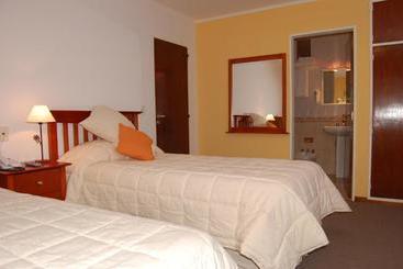 هتل Hosteria & Spa Plaza Esquel