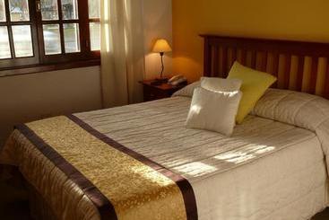 هتل Hosteria & Spa Plaza Esquel
