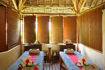 Hotel Sultan Sands Island Resort & Spa