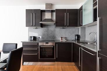 East Croydon Apartments Just 3 Mins Walk To East Croydon Station